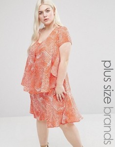 Платье с оборкой и абстрактным принтом Koko Plus - Розовый