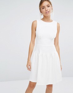 Фактурное платье с расклешенной юбкой Closet - Белый