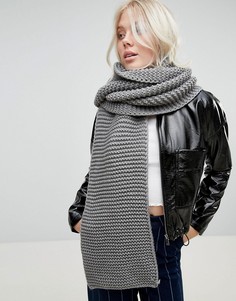 Серый длинный шарф Glamorous - Серый