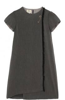 Мини-платье А-силуэта ассиметричного кроя с булавкой и бахромой Caf