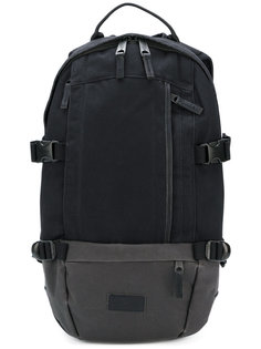 рюкзак с пряжками Eastpak