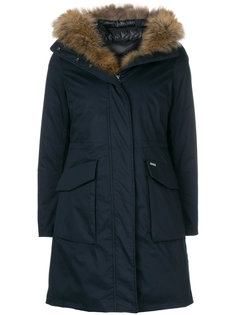 парка с меховой отделкой Woolrich