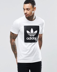 Белая футболка с логотипом adidas Originals Skateboarding AY8899 - Белый