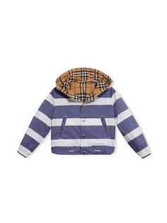 Burberry Kids двухсторонняя куртка в полоску с узором в клетку