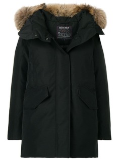 Woolrich дутое пальто с оторочкой мехом на капюшоне