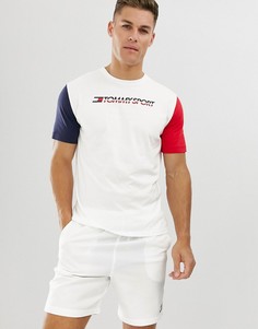 Белая футболка со вставками колор блок и логотипом Tommy Sports - Белый