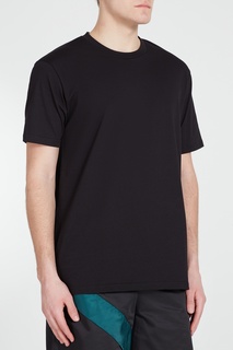 Черная футболка с принтом на спине Artem Krivda