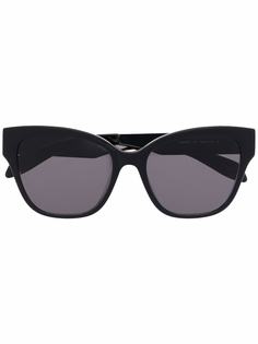 Alexander McQueen Eyewear солнцезащитные очки в массивной оправе кошачий глаз
