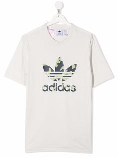 adidas Kids футболка Originals с камуфляжным принтом и логотипом