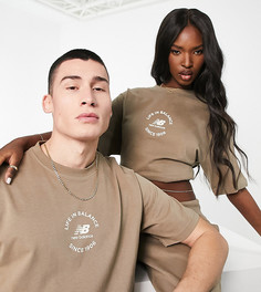 Серо-коричневая футболка в стиле унисекс с надписью "Life In Balance" New Balance-Серый