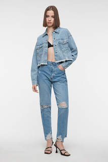 брюки джинсовые женские Джинсы mom-fit с рваными краями и коленями Befree
