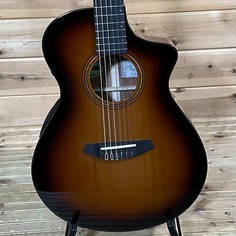 Акустическая электрогитара Breedlove Solo Pro Concert Nylon CE - Edgeburst Solo Pro Concert Nylon CE Acoustic Electric Guitar - Edgeburst