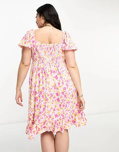 Розовое многоярусное платье миди с цветочным принтом Collective the Label Curve
