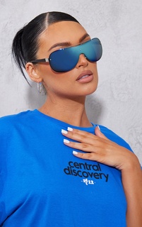 PrettyLittleThing Синие солнцезащитные очки с козырьком в стиле 90-х с зеркальной изогнутой полосой