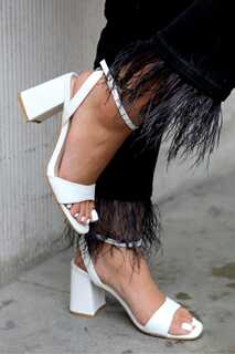Минималистичные босоножки Tara на блочном каблуке с ремешком на пятке Linzi, белый