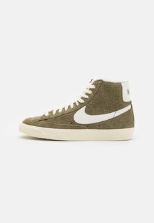 Высокие кроссовки BLAZER MID 77 Nike, мед-оливковый/парус/кокосовое молоко/черный/оранжевый