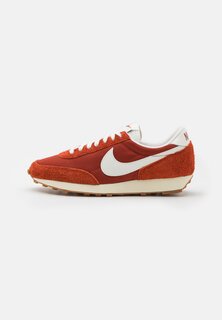 Кроссовки Nike DBREAK, цвет rugged orange/sail/coconut milk/med brown/black/team orange