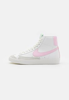 Кроссовки altas Nike БЛЕЙЗЕР MID &apos;77, цвет summit white/pink foam/coconut milk/honeydew