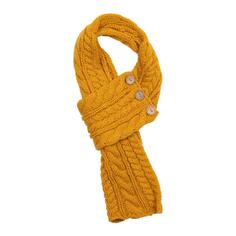 Шарф на пуговицах арановой вязки косой вязки Aran Traditions, желтый