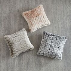 Декоративная подушка из искусственного меха, 20 x 20 дюймов Michael Aram, цвет Gray
