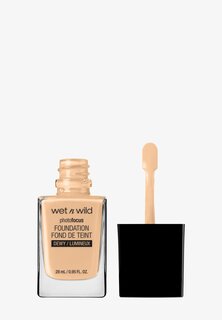 Тональный крем Photo Focus Foundation Dewy WET N WILD, цвет soft beige