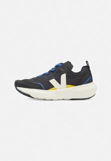 Низкие кроссовки Small Canary Light Unisex Veja, цвет black pierre