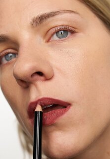 Карандаш для губ Lip Pencil Bobbi Brown, цвет rum raisin