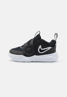 Баскетбольные кроссовки Team Hustle Unisex Nike, цвет black/white