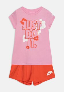 Шорты FLORAL SKORT SET Nike Sportswear, цвет picante red