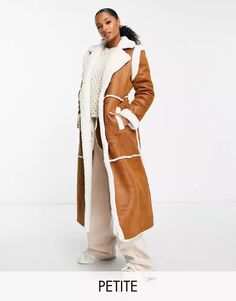 Коричневое замшевое длинное пальто с поясом и отделкой из овчины QED London