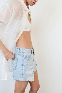 шорты джинсовые женские Шорты джинсовые рваные с бахромой Befree