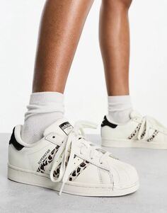 Бело-белые кроссовки adidas Originals Superstar с леопардовым принтом